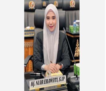 Ketua Komisi III DPRD Pekanbaru Hj Niar Erawati (foto/Mimi)